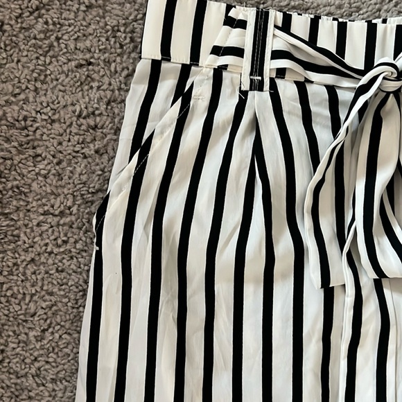 EUC Zara White Black Striped Wide-Leg Pants Medium - Picture 4 of 11